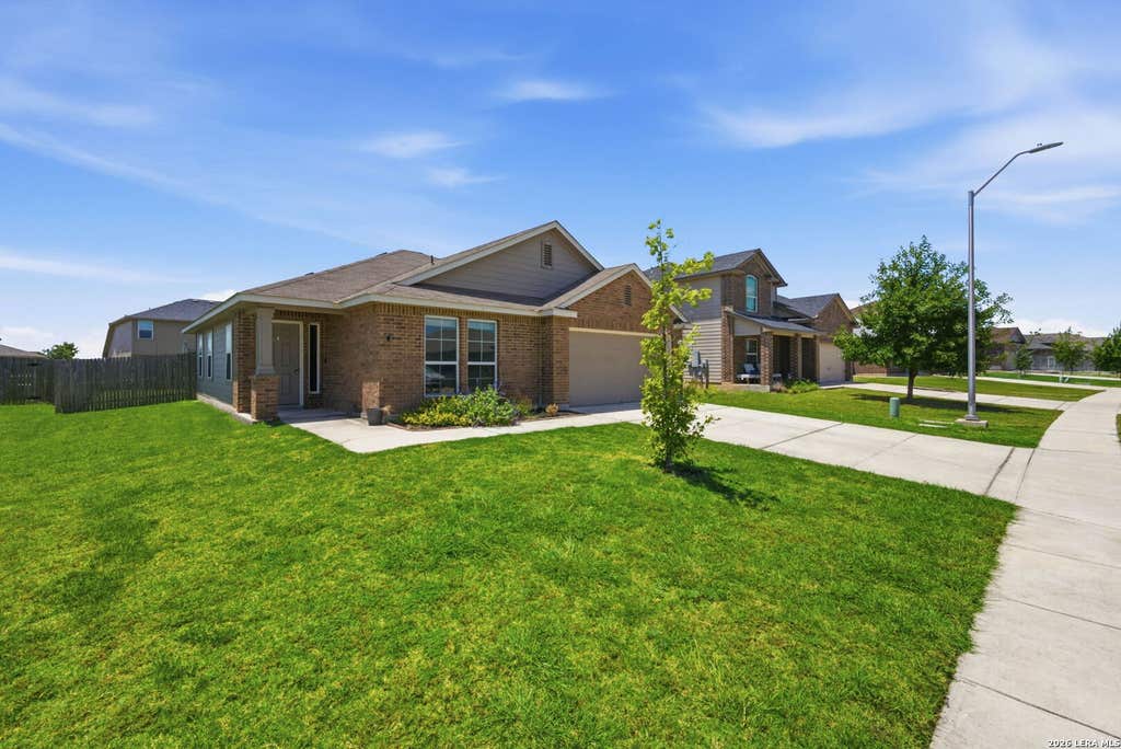 Photo of 1525 Birmingham Dr, Seguin, TX 78155 (MLS # 2009416)