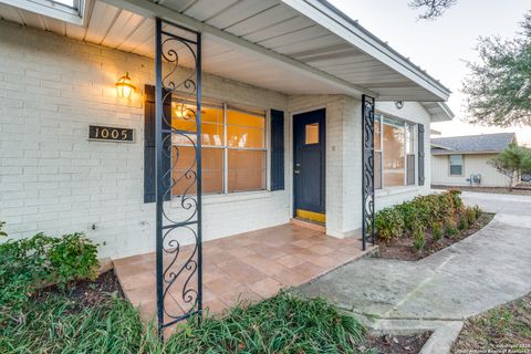 1005 E Blanco Boerne TX 78006