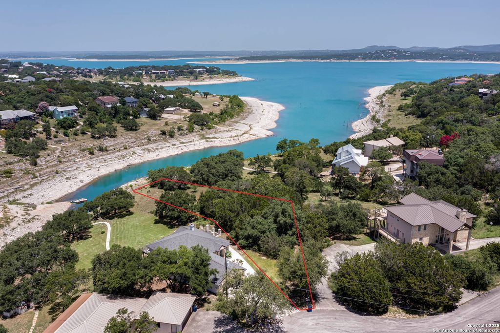 Photo of 331 Village View Dr, Canyon Lake, TX 78133 (MLS # 1926353)