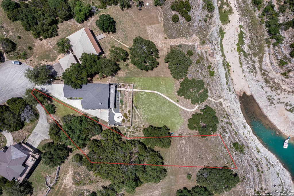 Photo of 331 Village View Dr, Canyon Lake, TX 78133 (MLS # 1926353)