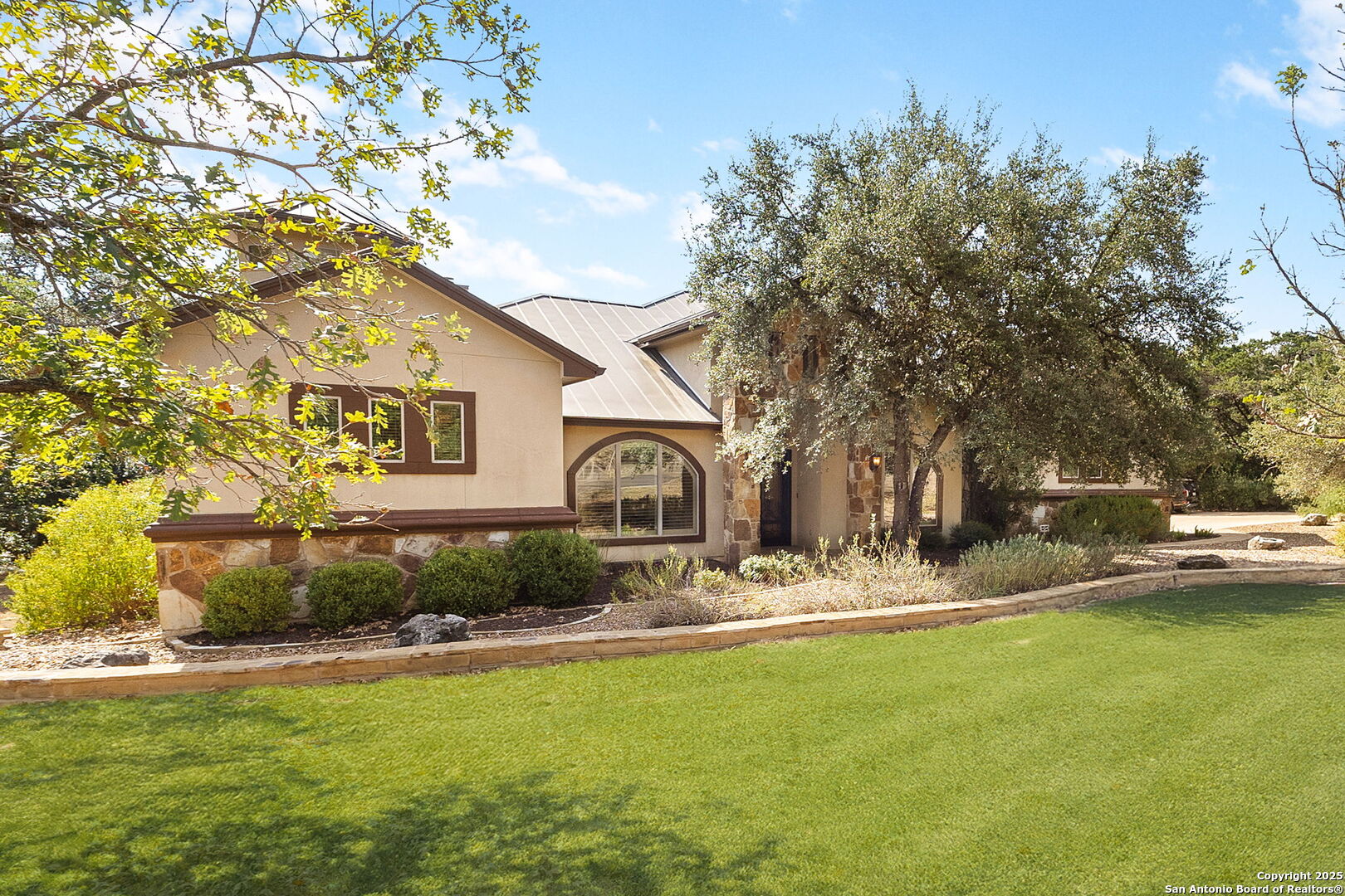 633 Riverforest