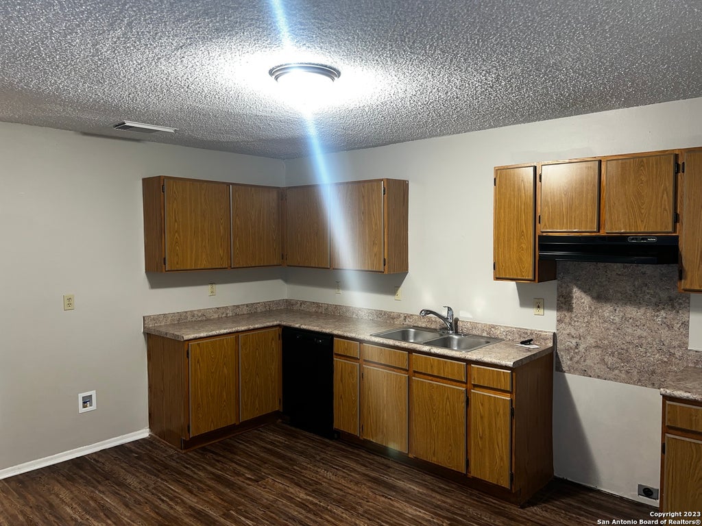 Photo of 822 Meadow Dale, Converse, TX 78109 (MLS # 2019401)