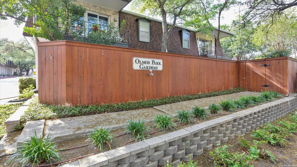 Photo of 1045 Shook Ave 101A #101A, San Antonio, TX 78212 (MLS # 1954478)