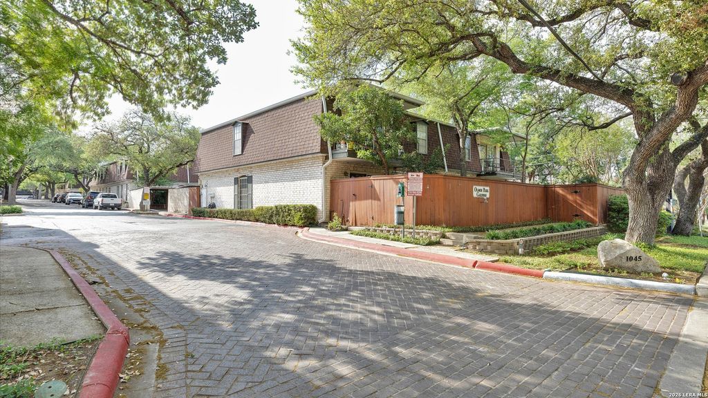 Photo of 1045 Shook Ave 101A #101A, San Antonio, TX 78212 (MLS # 1954478)