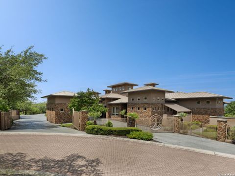 Property photo of 11 Davenport Ln, San Antonio, TX 78257