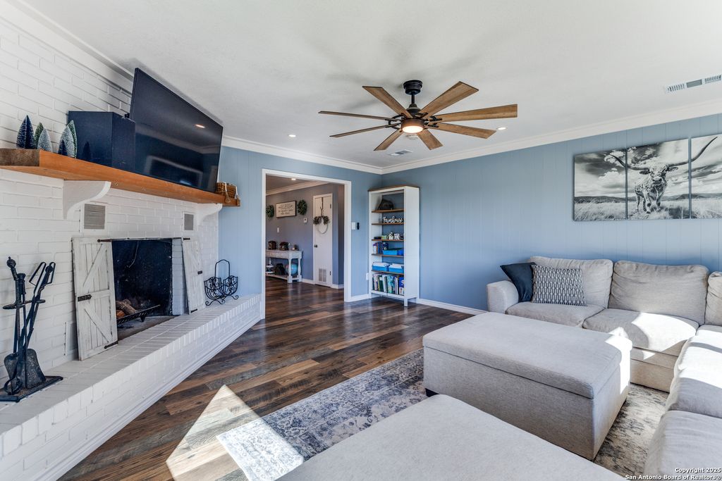 Photo of 1646 County Road 438, Stockdale, TX 78160 (MLS # 1929671)