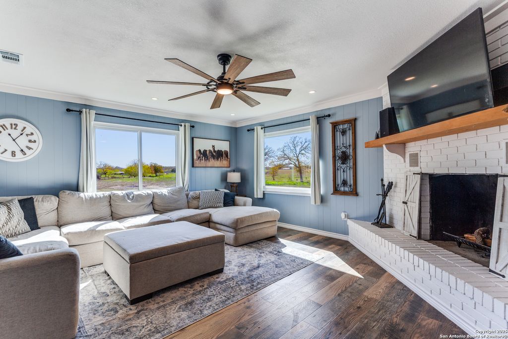 Photo of 1646 County Road 438, Stockdale, TX 78160 (MLS # 1929671)