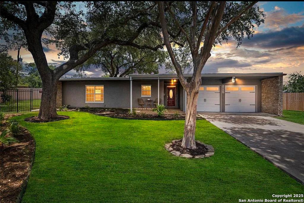Photo of 1802 Edgehill, San Antonio, TX 78209 (MLS # 1891112)
