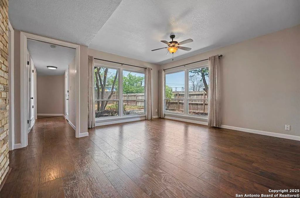 Photo of 1802 Edgehill, San Antonio, TX 78209 (MLS # 1891112)
