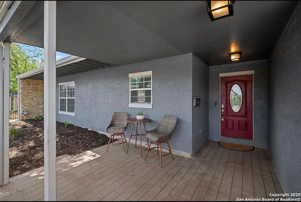 Photo of 1802 Edgehill, San Antonio, TX 78209 (MLS # 1891112)