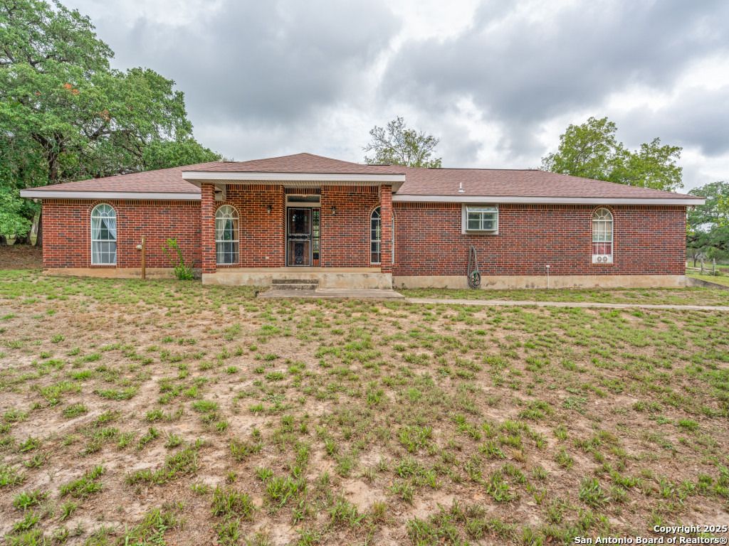 Photo of 1026 Eagle Creek Dr, Floresville, TX 78114 (MLS # 1882663)