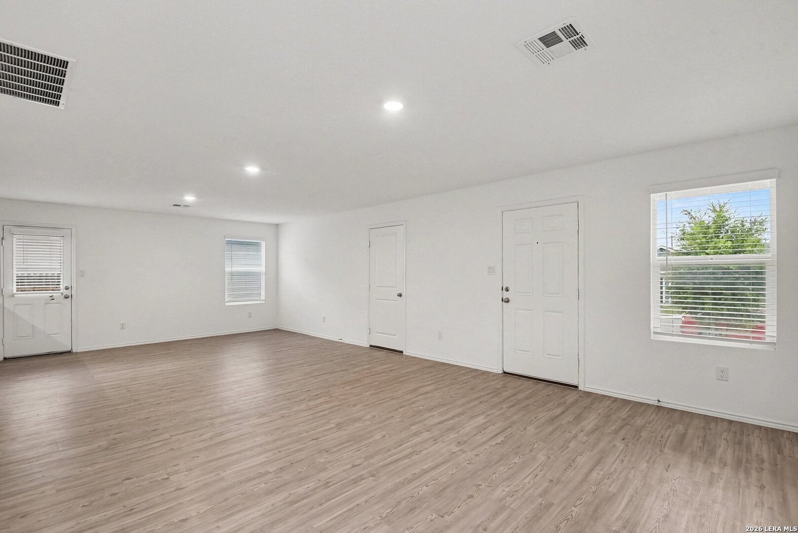 5435 Daphne Path