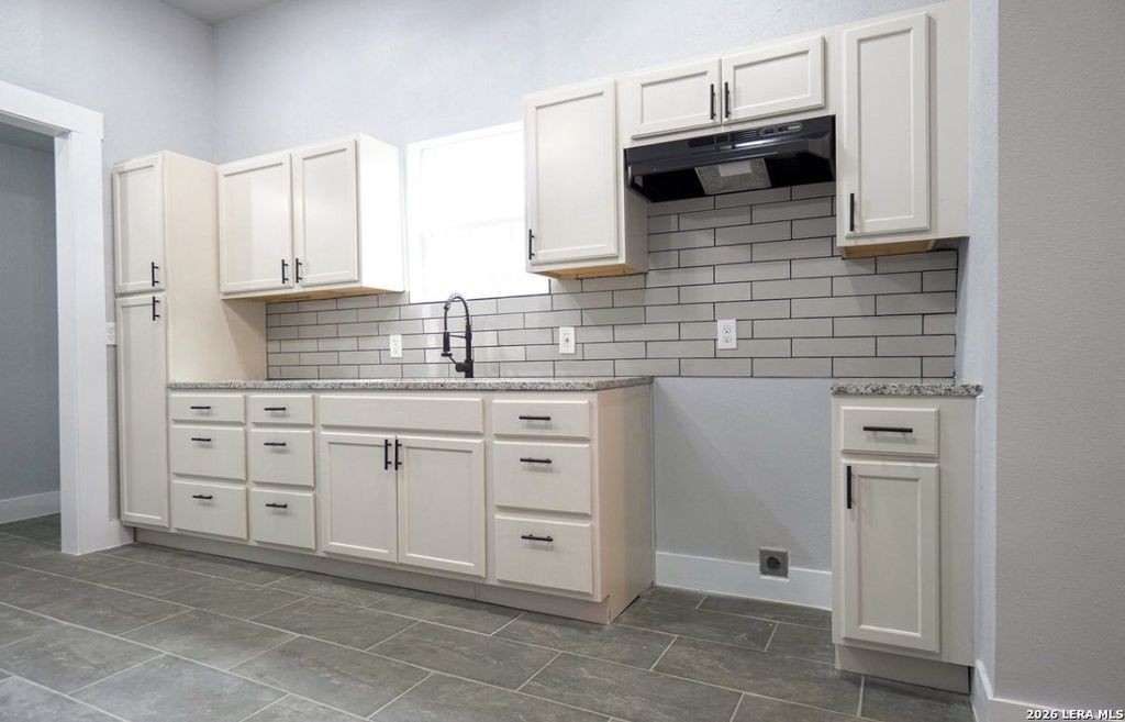 Photo of 1139 Morales, San Antonio, TX 78207 (MLS # 1939246)