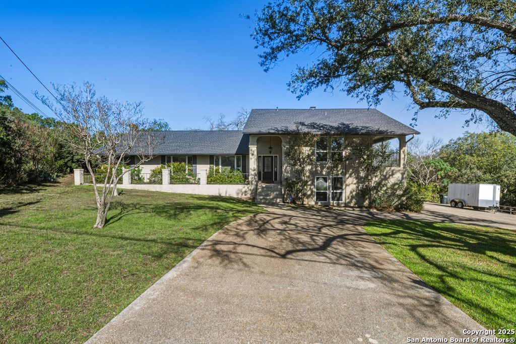 Photo of 21 Royal Crest, New Braunfels, TX 78130 (MLS # 1927771)
