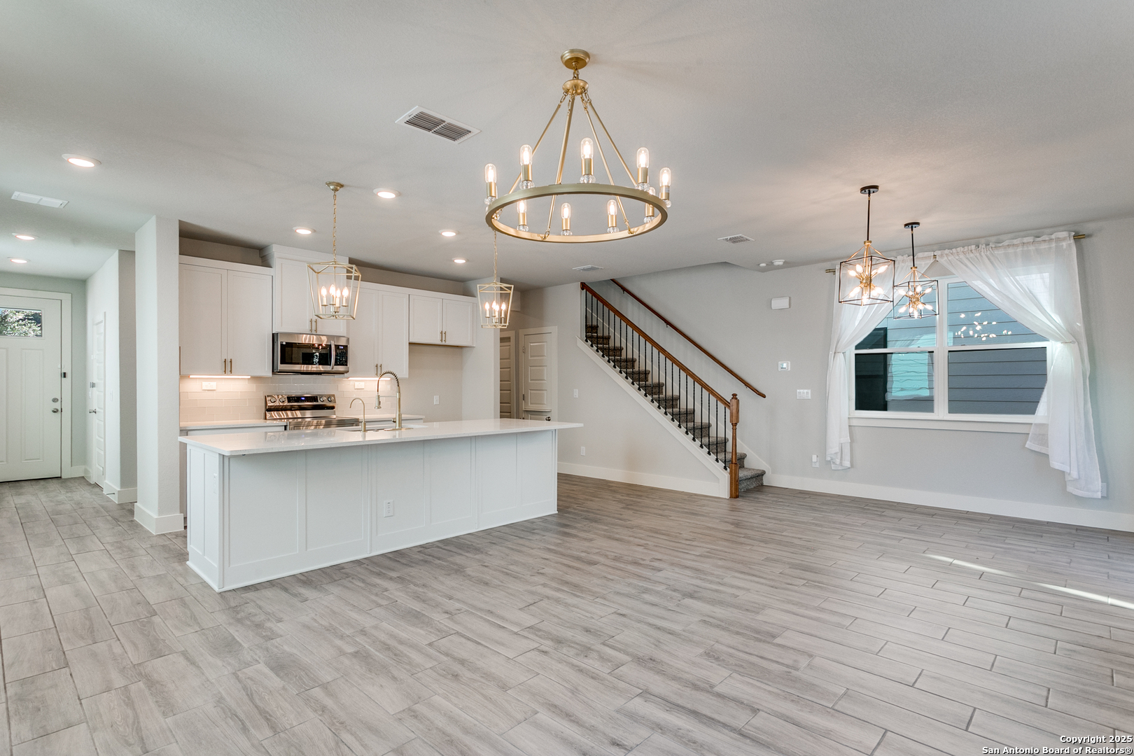 16011 Babcock Rd #4