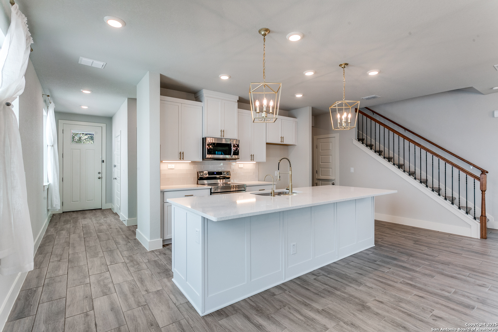 16011 Babcock Rd #4