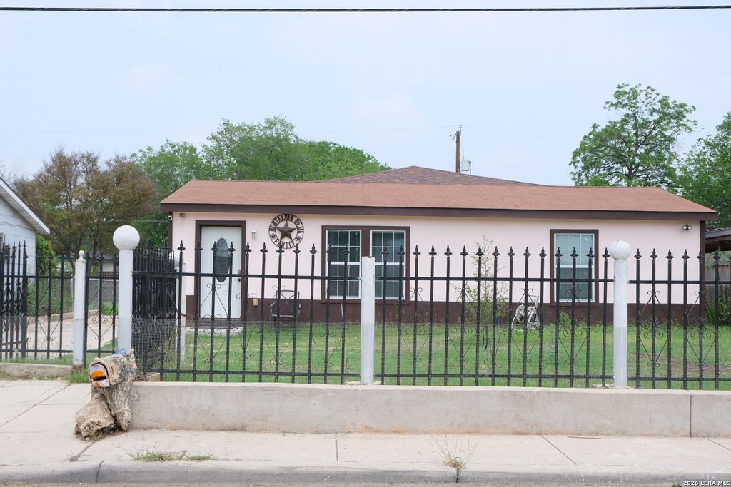 Photo of 815 BRADY BLVD, San Antonio, TX 78207 (MLS # 1962400)