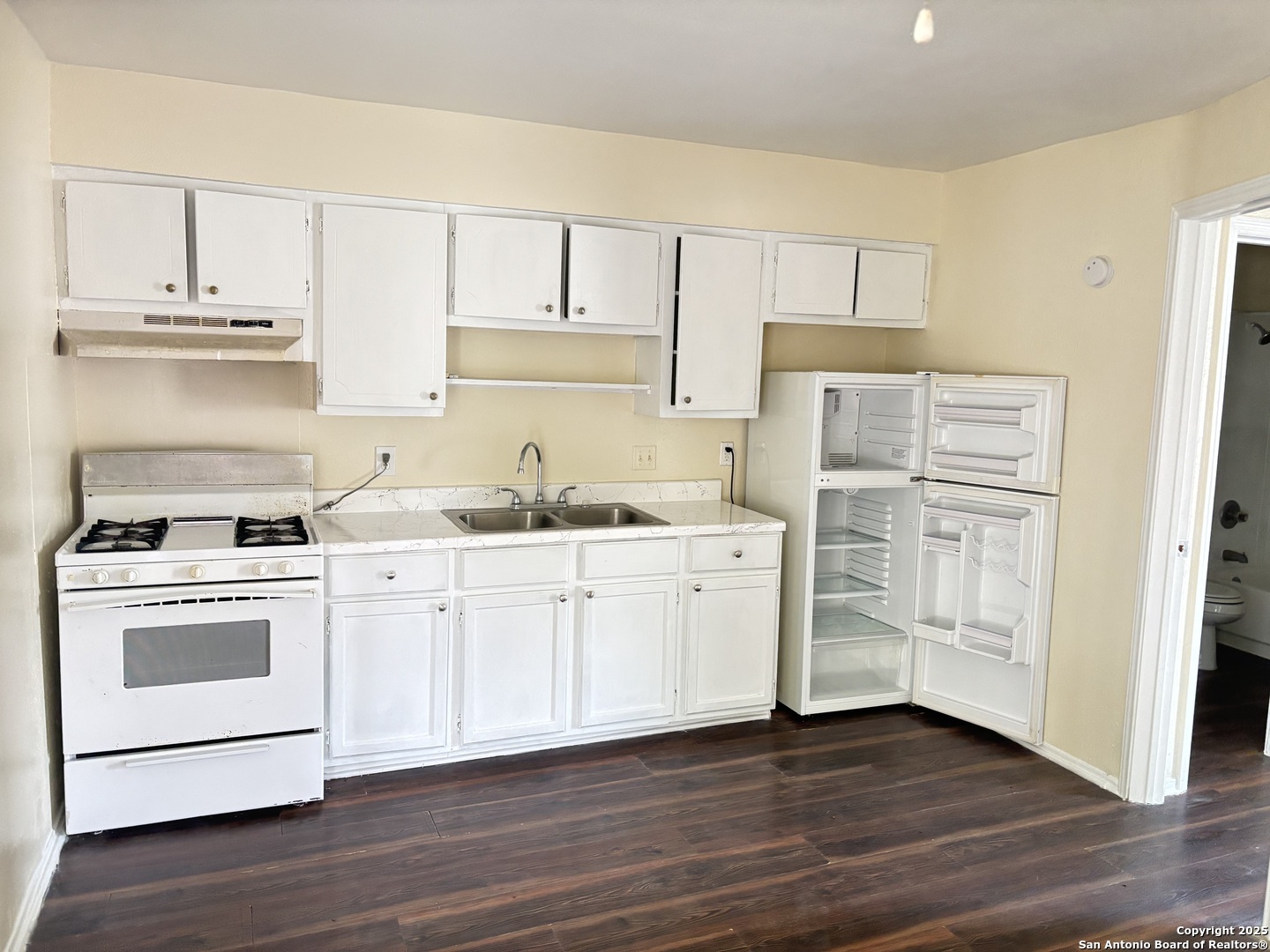 5602 & 5603 Bienville Drive