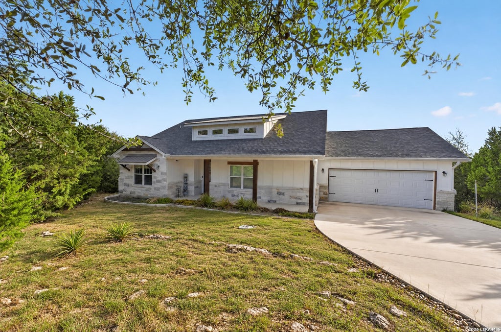 Photo of 1091 Ewing Ct, Canyon Lake, TX 78133 (MLS # 2024145)