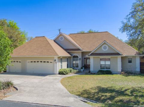 Photo of 115 Stonegate North, Boerne, TX 78006 (MLS # 1953063)