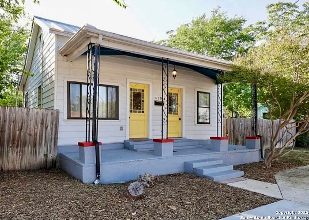 Photo of 410 Riddle St, San Antonio, TX 78210 (MLS # 1898218)