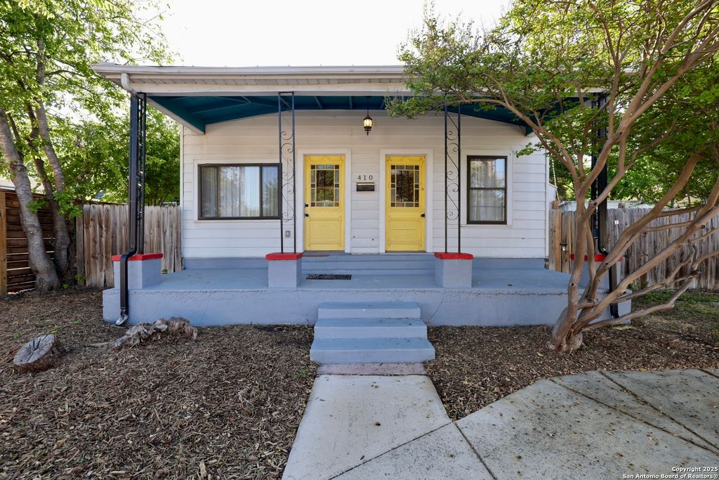Photo of 410 Riddle St, San Antonio, TX 78210 (MLS # 1898218)