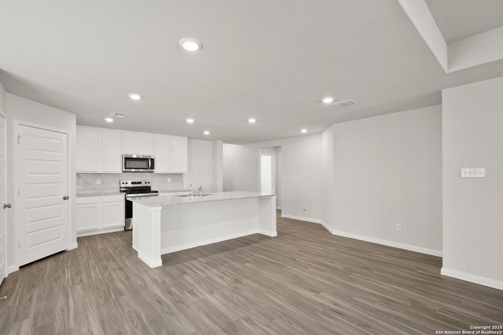 Photo of 1204 Sweden, Seguin, TX 78155 (MLS # 1891672)