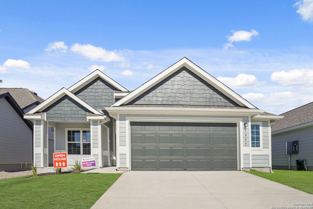 Photo of 1204 Sweden, Seguin, TX 78155 (MLS # 1891672)