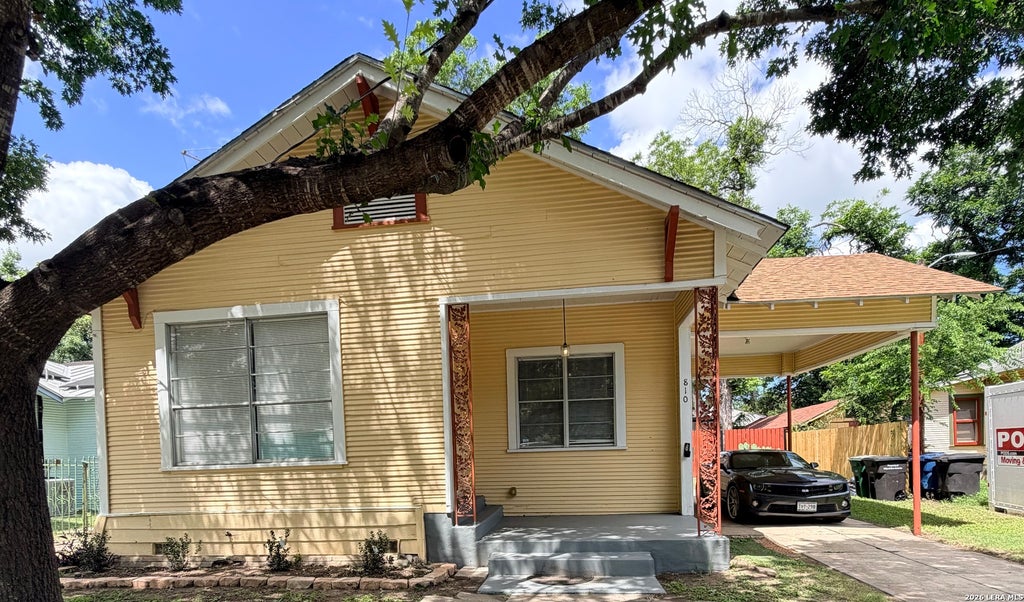 Photo of 810 E Guenther, San Antonio, TX 78210 (MLS # 1992392)