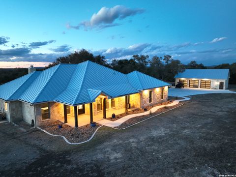 Photo of 169 Nueces, Boerne, TX 78006 (MLS # 1944718)