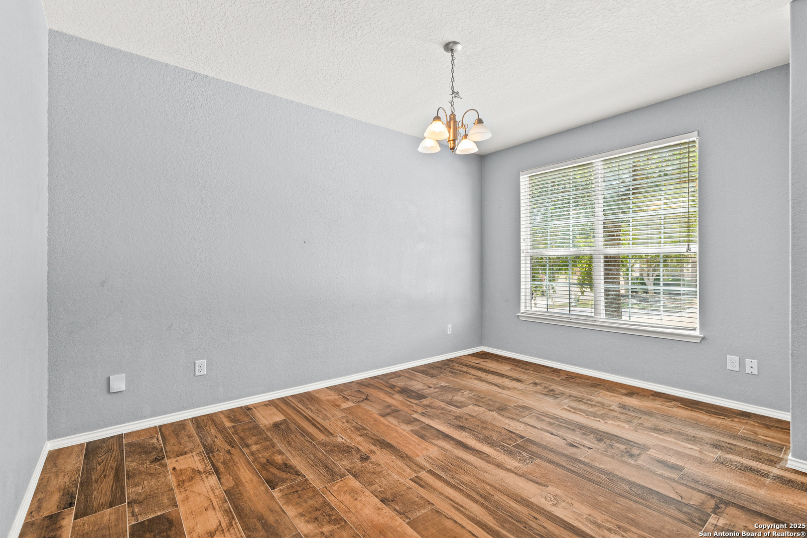 3434 Mentone Way