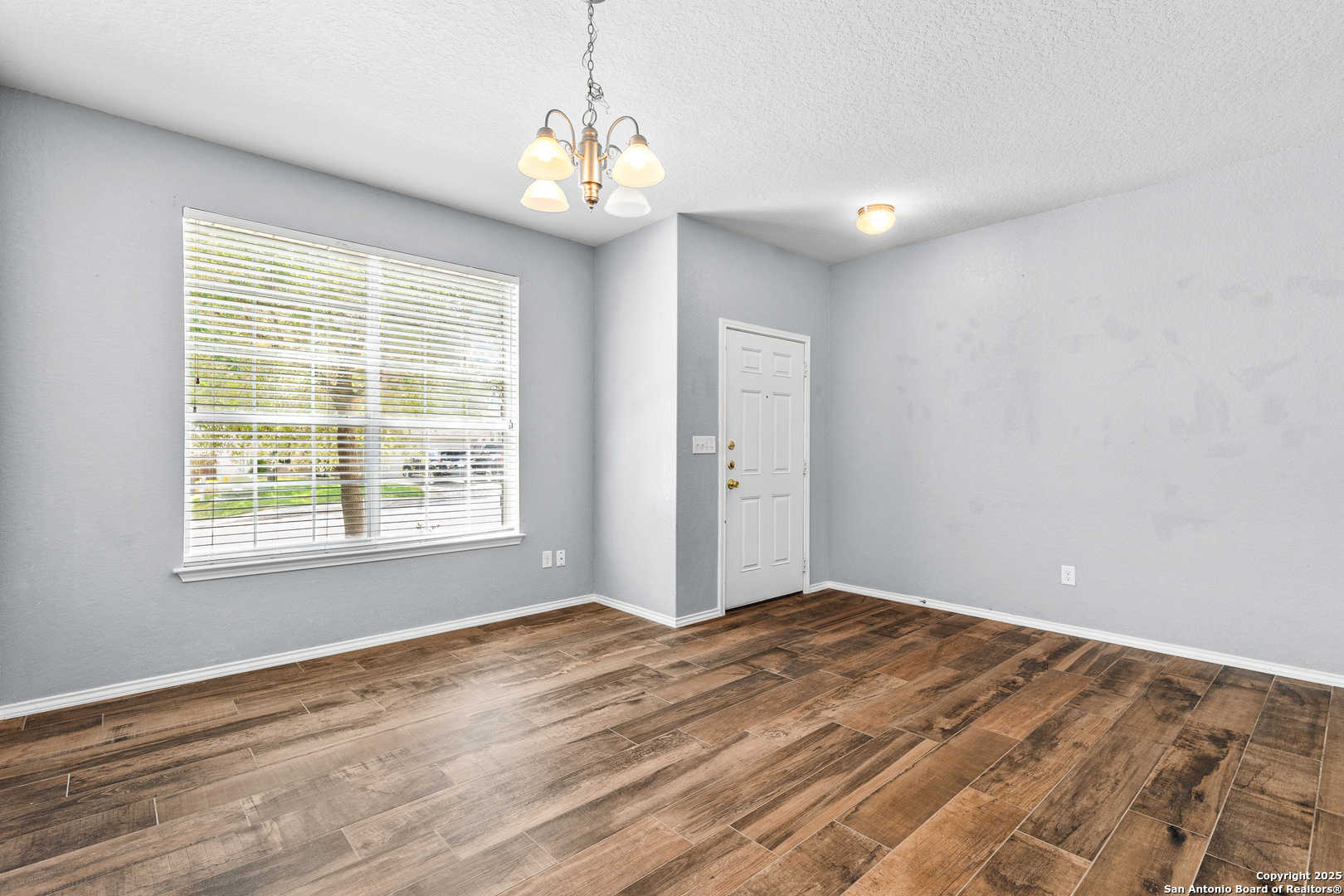 3434 Mentone Way