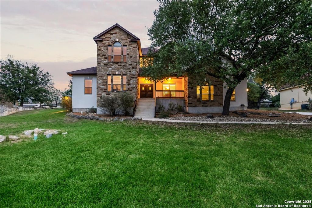 Photo of 8916 Tuscan Hills, San Antonio, TX 78266 (MLS # 1915027)