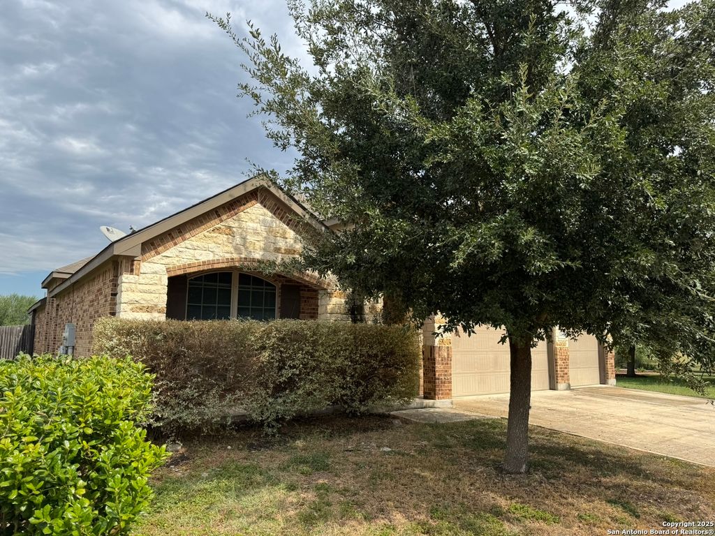 Photo of 14118 Saratoga Pass, San Antonio, TX 78254 (MLS # 1913779)