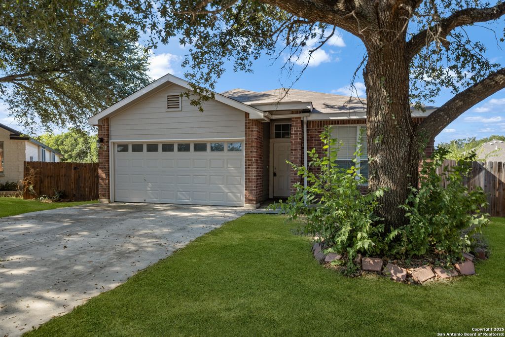 Photo of 108 Cirrus, Cibolo, TX 78108 (MLS # 1916158)