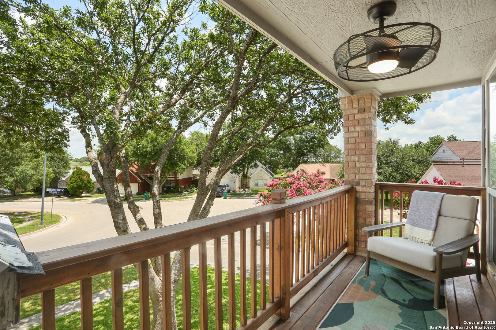 10219 Coyote Hill