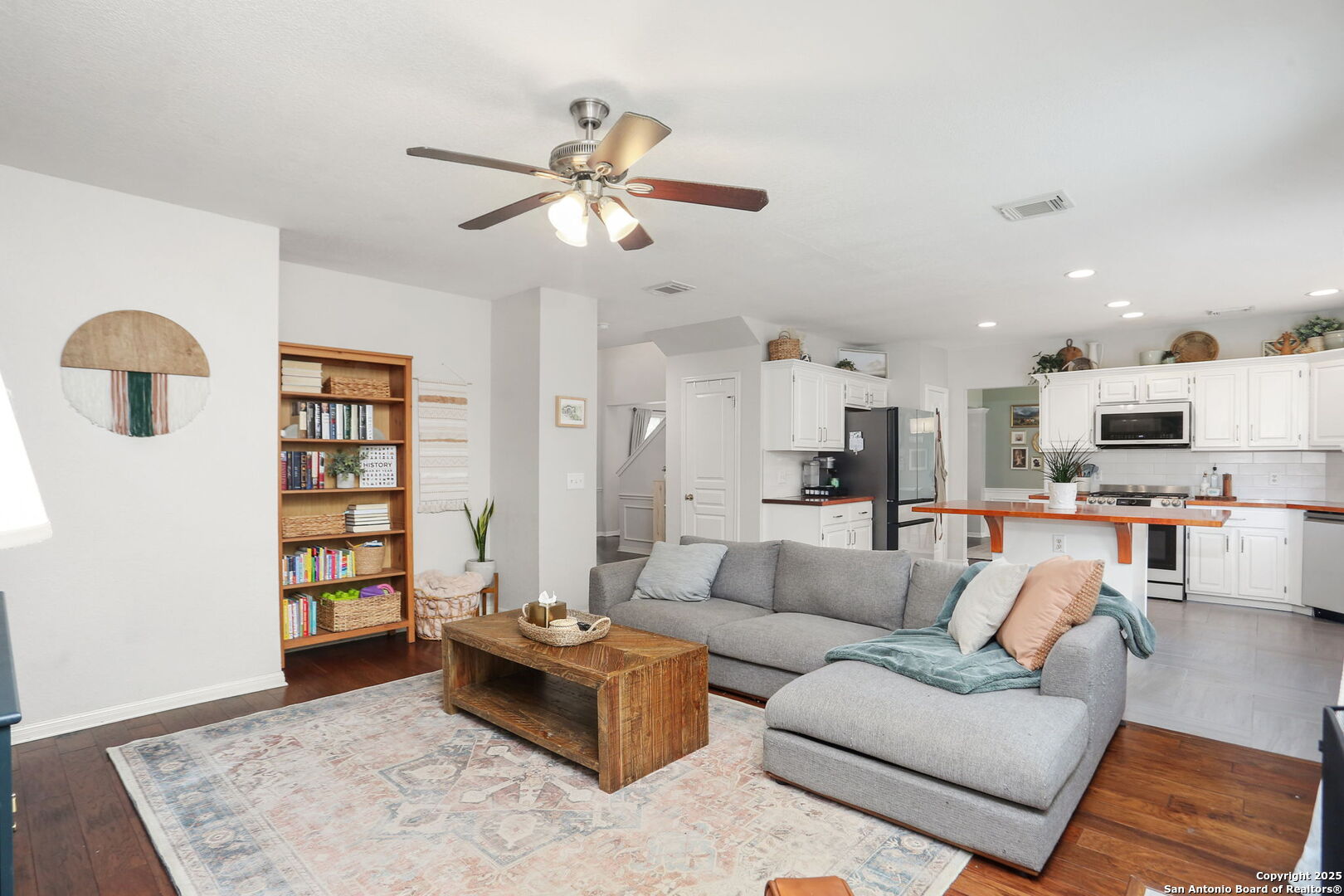 10219 Coyote Hill