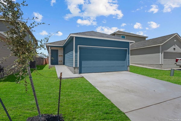 6051 SKIPPING WAY, VON ORMY, TX 78073 - Image 5302d4ea8f35f534bd5c02c93ffd9ce4/1672925443