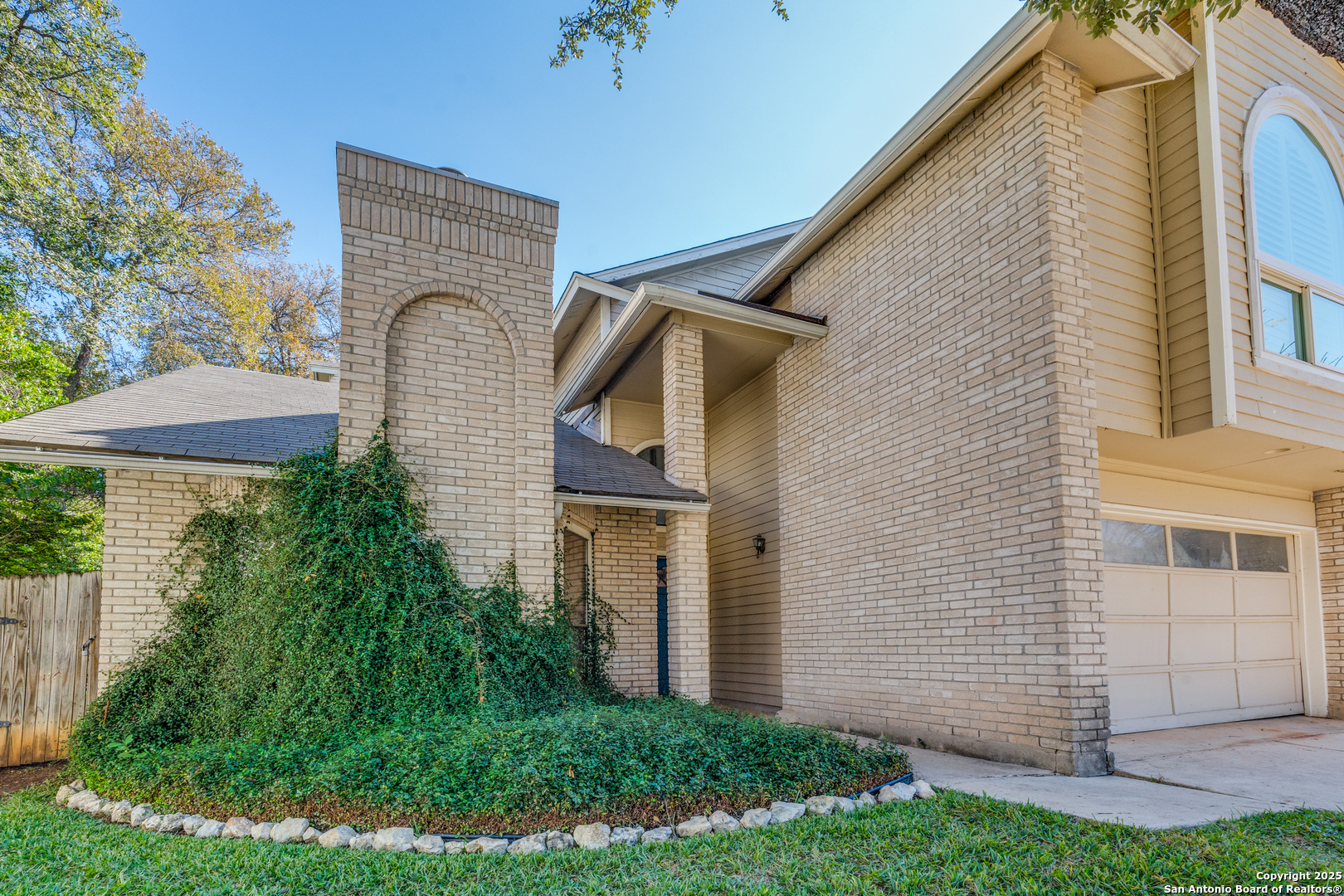 Search 3418 Shallow Grove