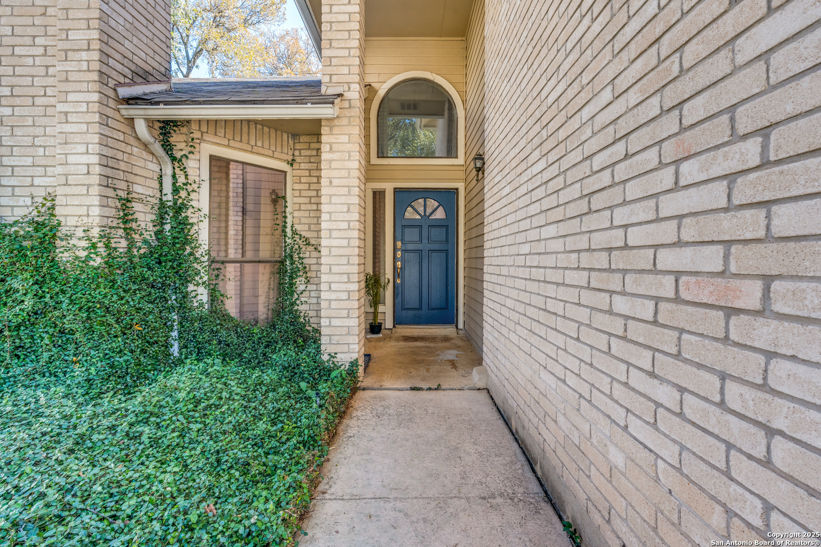 Search 3418 Shallow Grove