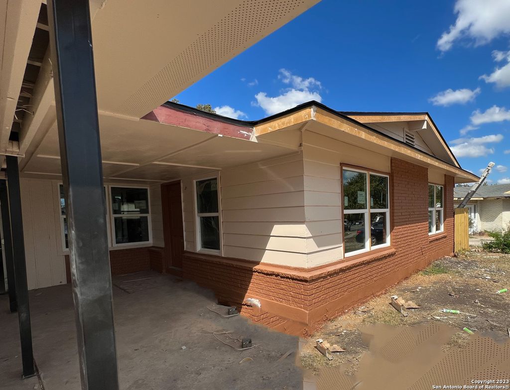 Photo of 2403 WESTWARD DR A #A, San Antonio, TX 78227 (MLS # 1830089)