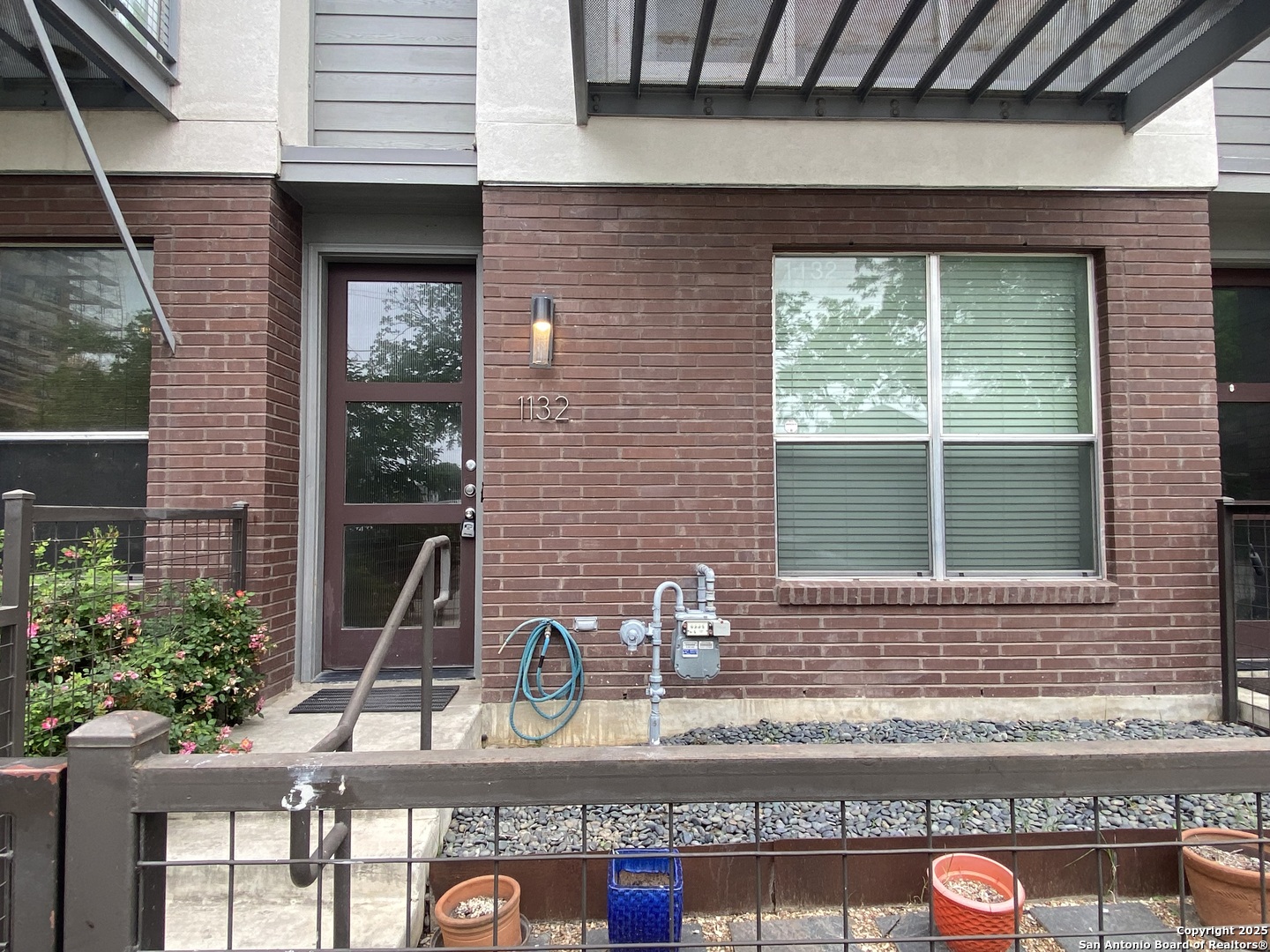 1132 E Quincy St