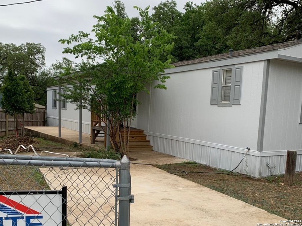 Photo of 25211 Aue, San Antonio, TX 78257 (MLS # 1877675)