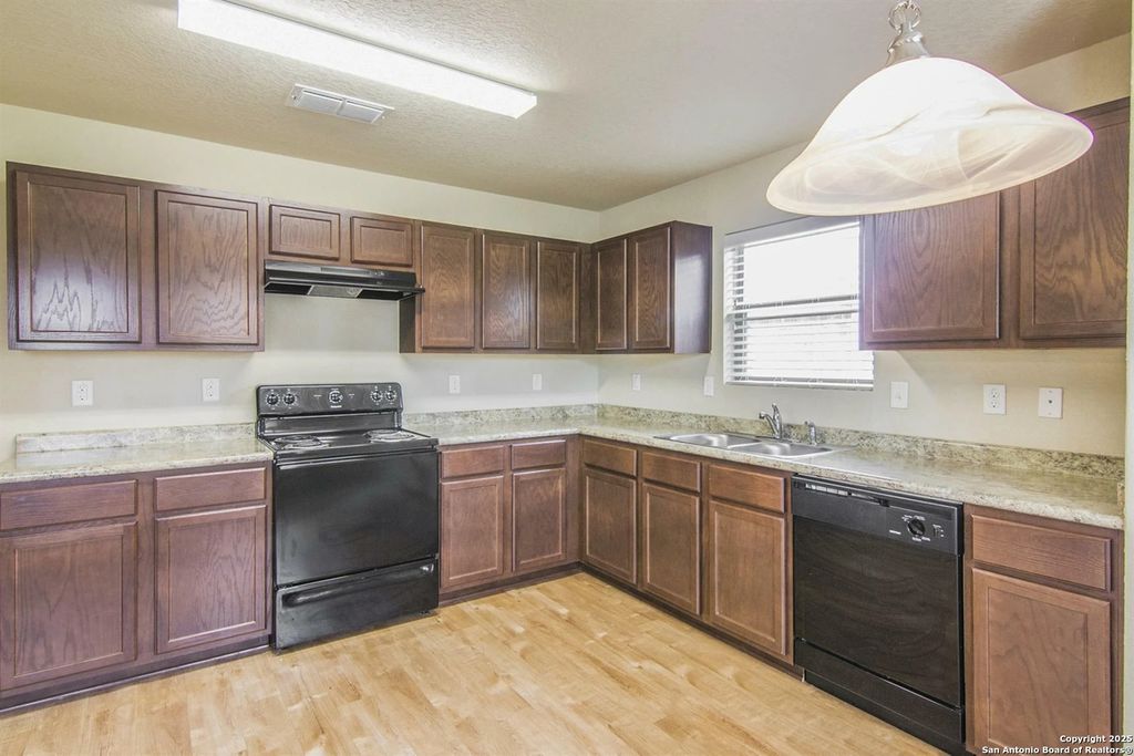 Photo of 2218 Fishing Trail, San Antonio, TX 78224 (MLS # 1915404)