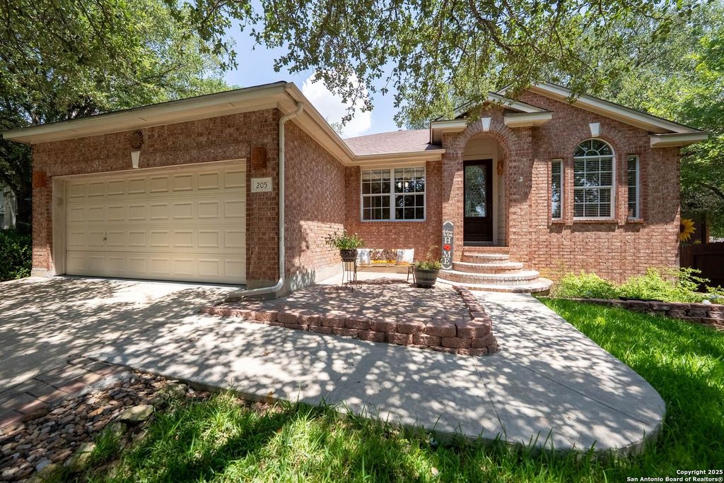 Photo of 205 Doral, Cibolo, TX 78108 (MLS # 1893239)