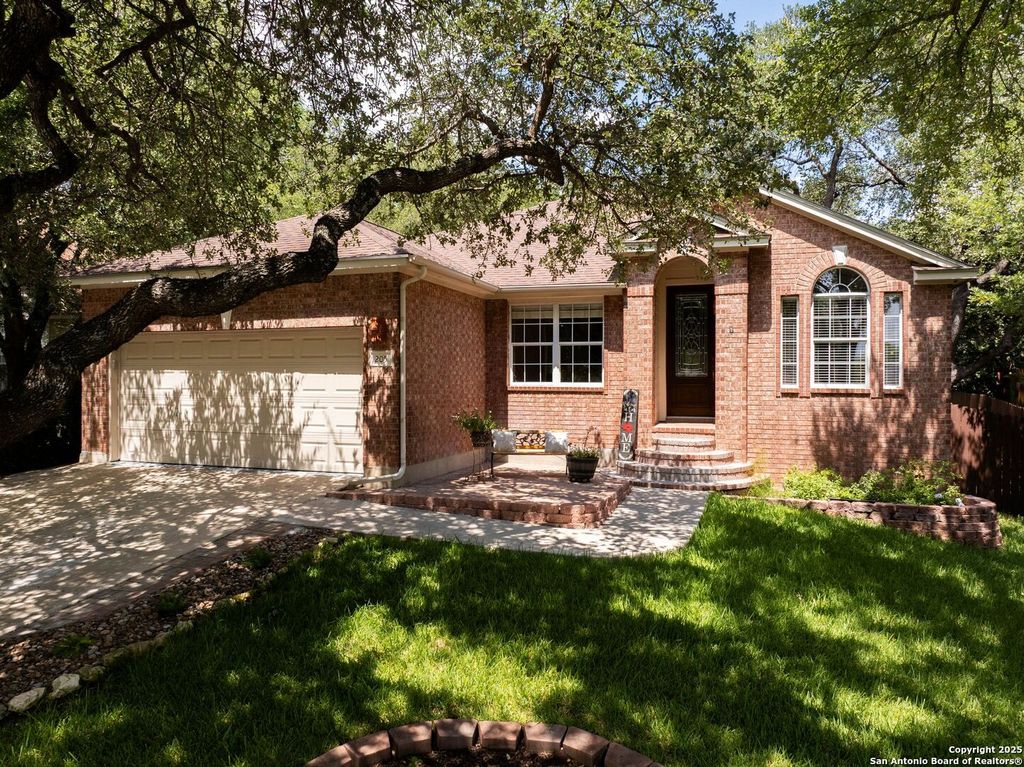 Photo of 205 Doral, Cibolo, TX 78108 (MLS # 1893239)