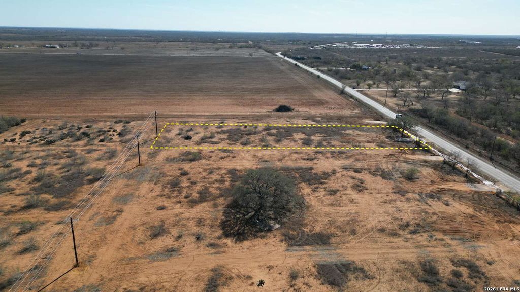 Photo of 1643 county road 422, Pleasanton, TX 78064 (MLS # 1945302)