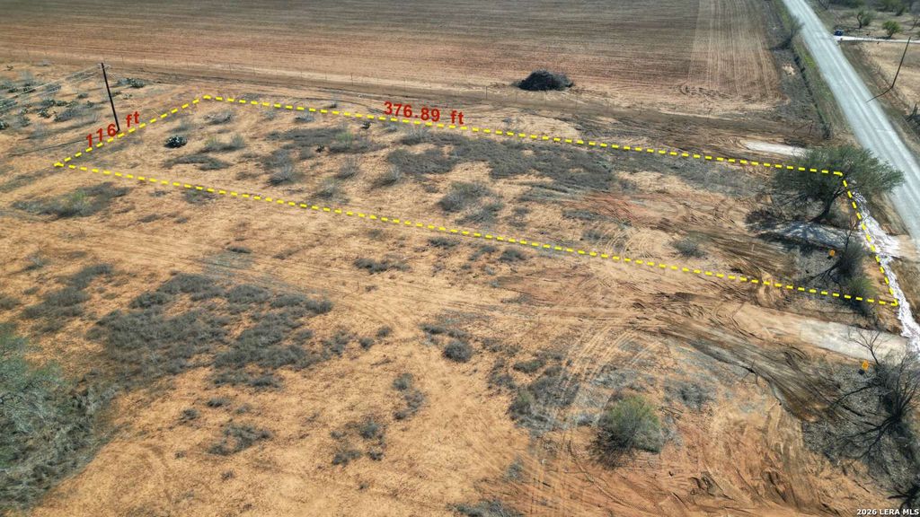 Photo of 1643 county road 422, Pleasanton, TX 78064 (MLS # 1945302)