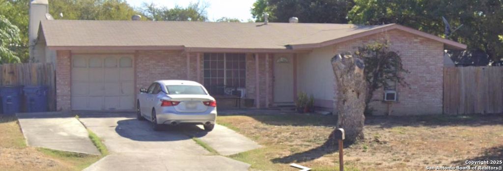 Photo of 2406 Roseville, Kirby, TX 78219 (MLS # 1930004)