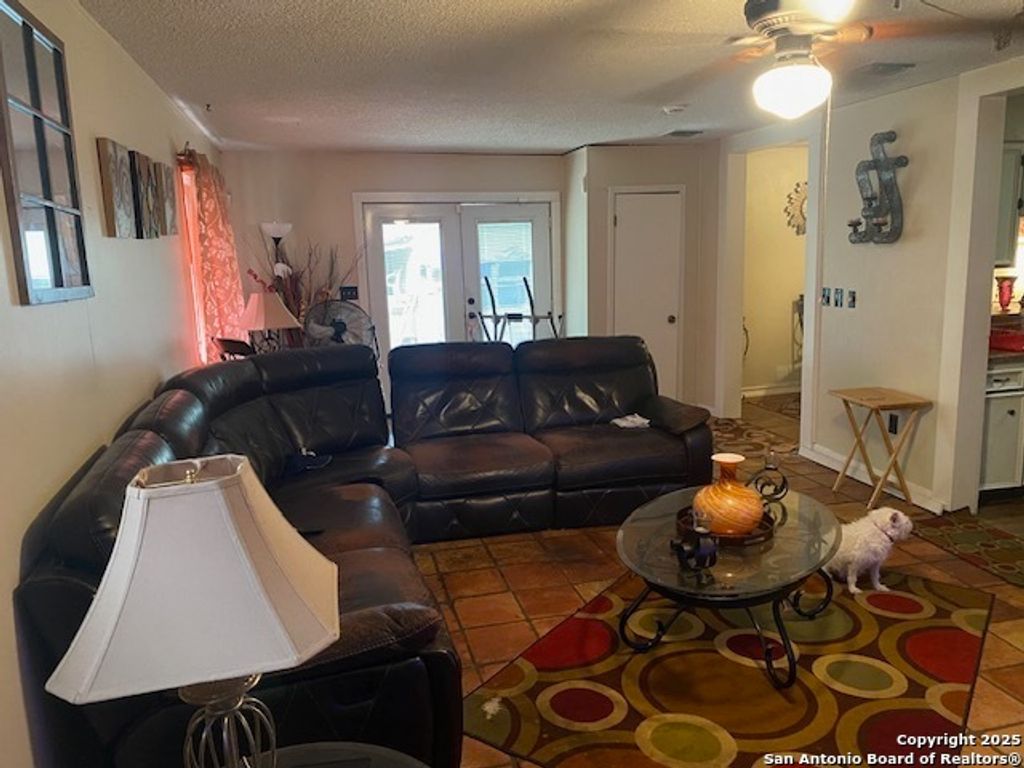 Photo of 2406 Roseville, Kirby, TX 78219 (MLS # 1930004)